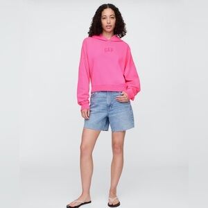 Gap Barbiecore Pink Relaxed Mini-Logo Spellout Cropped Hoodie NWT L Highlighter